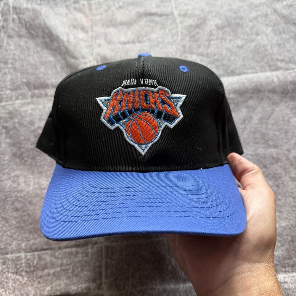 NWT Men's Vintage 90's Logo Athletic New York Knicks Plain Logo Snapback Hat Cap